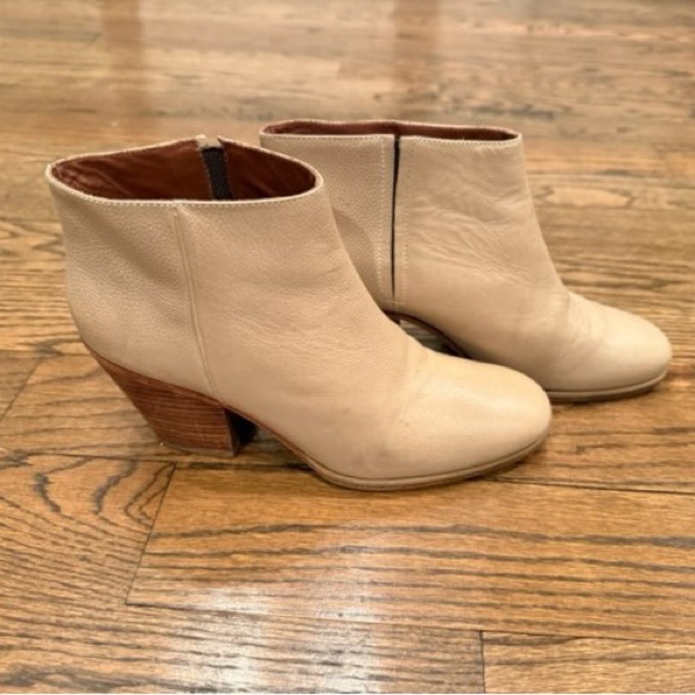 Anathea Crown Leather Ankle Booties Beige Nude Size 39 Made in Italy